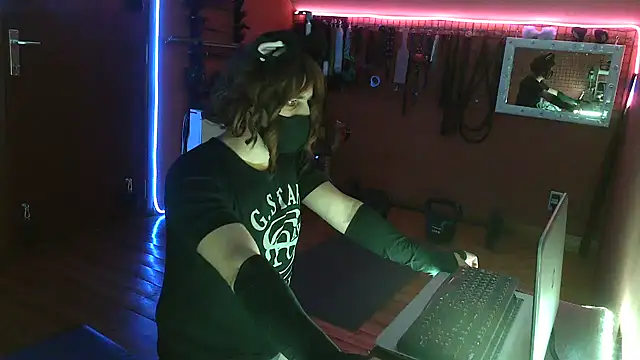 Ginny-the-bdsm-nympho online show from 04-30-26, 05:41