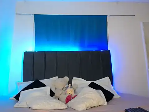 Snapshot of anna_dolls_ chatting on 09-24-25, 09:51 anna dolls online show from 09-24-25, 09:51