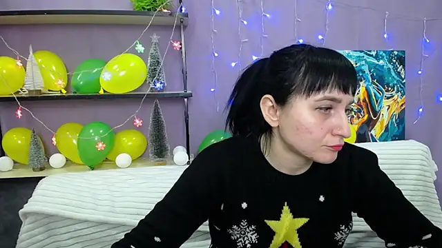 Snapshot of NinaFlawlees chatting on 01-14-25, 07:00 NinaFlawlees online show from 01-14-25, 07:00