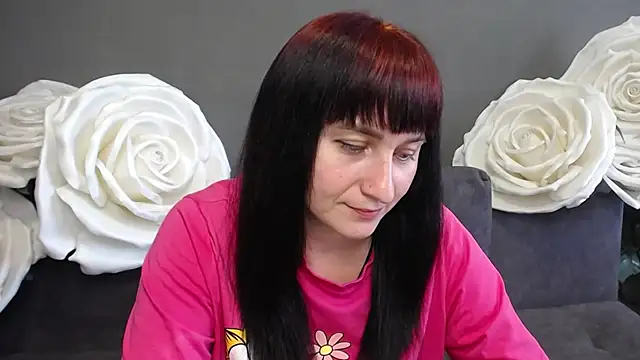 Snapshot of NinaFlawlees chatting on 09-14-25, 12:04 NinaFlawlees online show from 09-14-25, 12:04