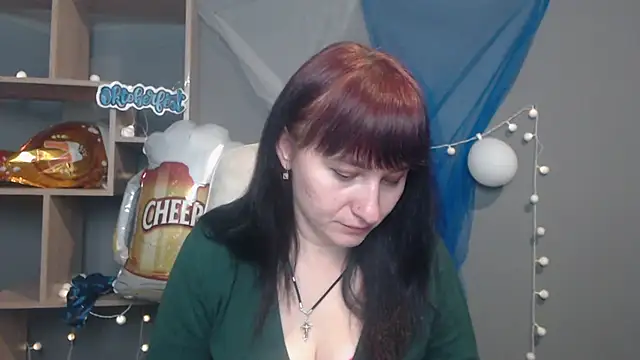 Snapshot of NinaFlawlees chatting on 10-10-25, 11:53 NinaFlawlees online show from 10-10-25, 11:53