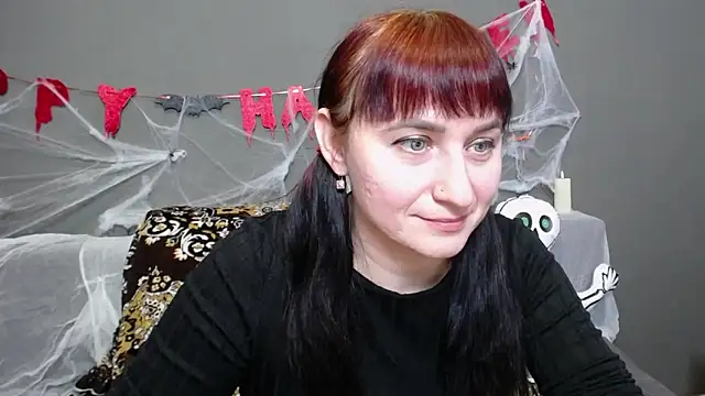 Snapshot of NinaFlawlees chatting on 10-22-25, 12:16 NinaFlawlees online show from 10-22-25, 12:16