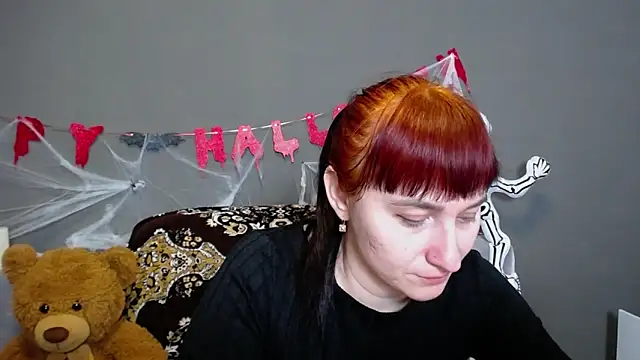 Snapshot of NinaFlawlees chatting on 10-28-25, 01:03 NinaFlawlees online show from 10-28-25, 01:03