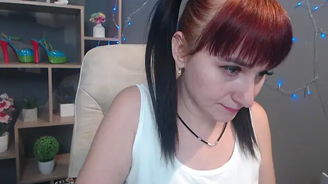 Snapshot of NinaFlawlees chatting on 11-13-25, 01:10 NinaFlawlees online show from 11-13-25, 01:10