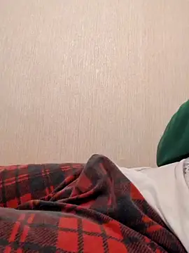 Snapshot of TheLoneWolf4 chatting on 11-11-25, 11:38 TheLoneWolf4 online show from 11-11-25, 11:38