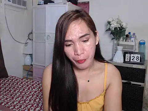 Snapshot of Msyensmith chatting on 10-28-25, 01:25 Msyensmith online show from 10-28-25, 01:25