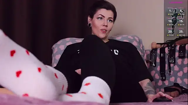 Snapshot of Luna_Blake chatting on 12-25-24, 04:43 Luna Blake online show from 12-25-24, 04:43