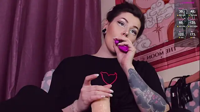 Snapshot of Luna_Blake chatting on 02-15-25, 04:34 Luna Blake online show from 02-15-25, 04:34