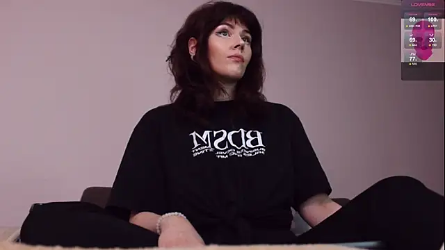 Snapshot of Luna_Blake chatting on 10-11-25, 10:03 Luna Blake online show from 10-11-25, 10:03