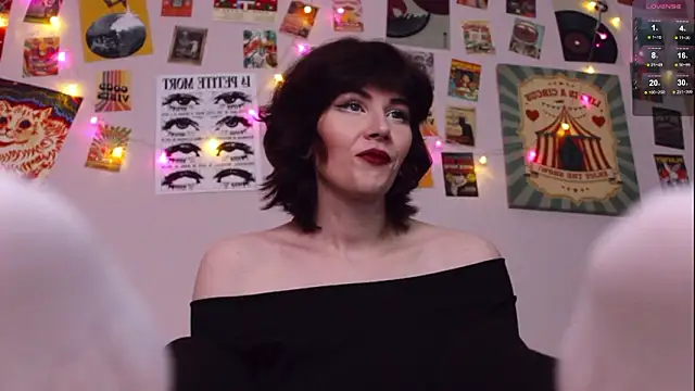 Snapshot of Luna_Blake chatting on 03-21-26, 01:05 Luna Blake online show from 03-21-26, 01:05