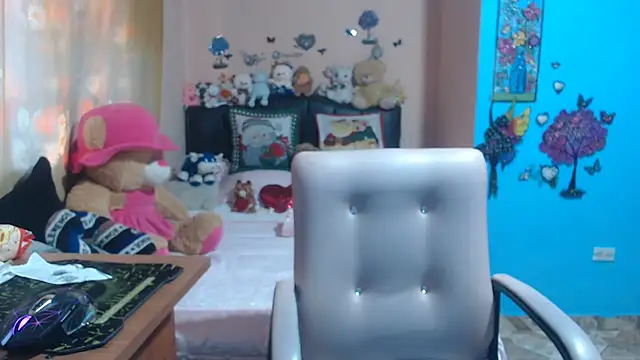 milfeddy  online show from 12-17-25, 07:31