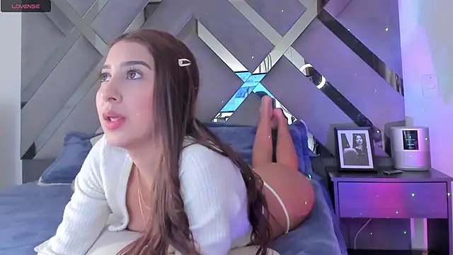 Snapshot of monroeglez5_ chatting on 02-19-25, 03:28 monroeglez5 online show from 02-19-25, 03:28