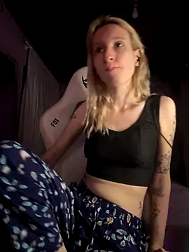 bunnydark00 online show from 12-20-25, 12:40