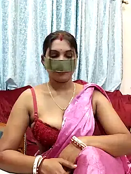 Snapshot of Queen_Dolly chatting on 12-15-24, 05:53 Queen Dolly online show from 12-15-24, 05:53