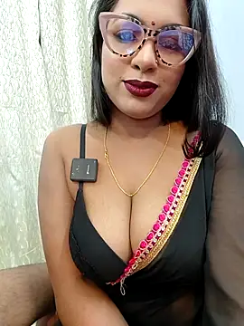 Queen Dolly online show from 03-13-26, 05:41