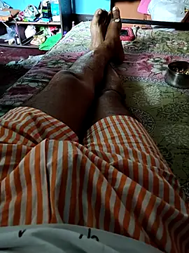 Snapshot of pinklips72 chatting on 10-13-25, 06:02 pinklips72 online show from 10-13-25, 06:02