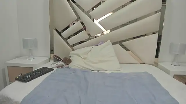 Snapshot of Naughty__Mom chatting on 03-07-25, 12:23 Naughty Mom online show from 03-07-25, 12:23