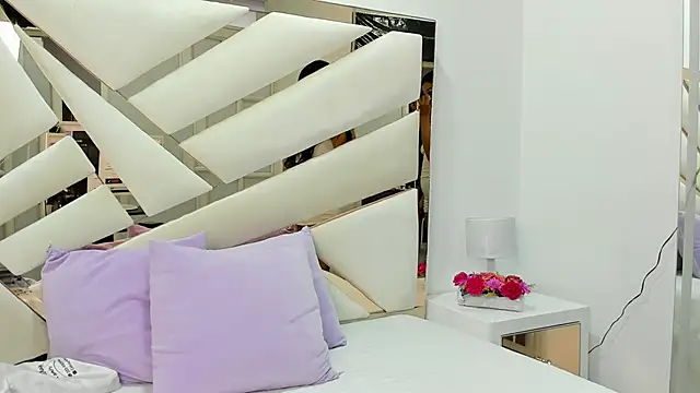 Snapshot of Naughty__Mom chatting on 03-11-25, 09:56 Naughty Mom online show from 03-11-25, 09:56