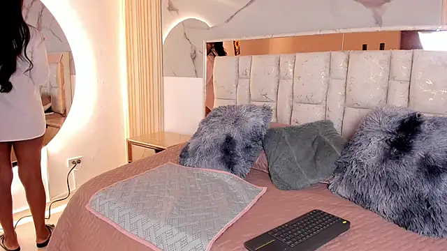 Naughty  Mom online show from 06-10-26, 01:21