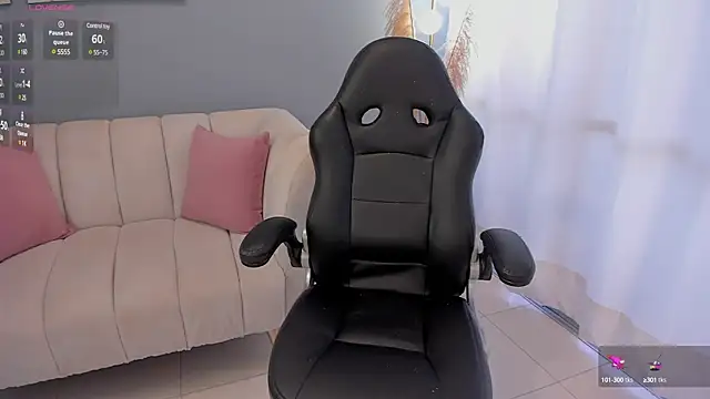 Snapshot of BrookeMiller chatting on 02-18-25, 06:37 BrookeMiller online show from 02-18-25, 06:37