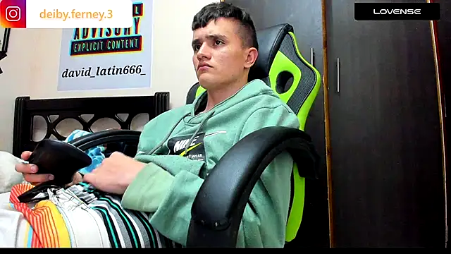 Snapshot of davidlatin66 chatting on 12-20-24, 05:14 davidlatin66 online show from 12-20-24, 05:14