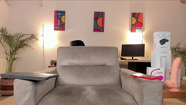 Snapshot of TatoKat chatting on 02-18-25, 04:04 TatoKat online show from 02-18-25, 04:04