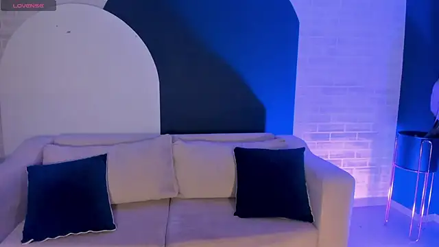 EveBensonX online show from 03-19-25, 06:44