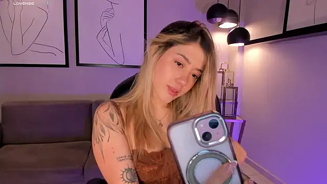 EveBensonX online show from 01-10-26, 12:40