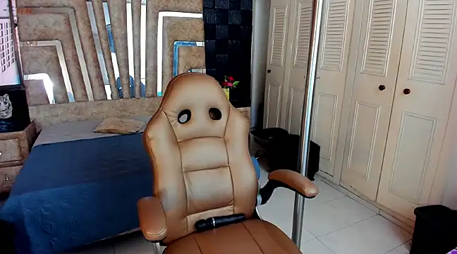 cute sassy online show from 02-14-25, 09:32