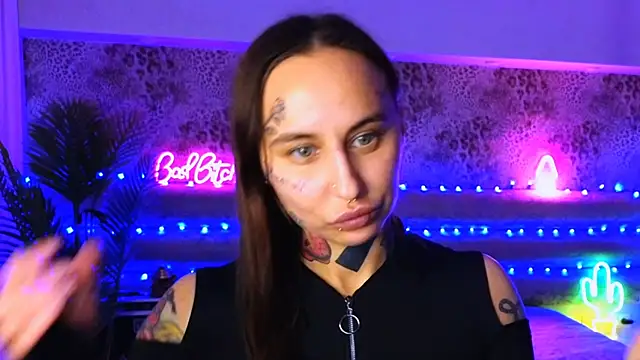 Snapshot of Cool_Freak_ chatting on 01-18-25, 01:18 Cool Freak online show from 01-18-25, 01:18