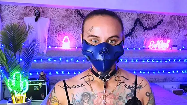 Snapshot of Cool_Freak_ chatting on 09-13-25, 10:15 Cool Freak online show from 09-13-25, 10:15