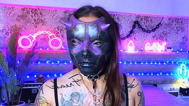 Snapshot of Cool_Freak_ chatting on 10-04-25, 10:13 Cool Freak online show from 10-04-25, 10:13