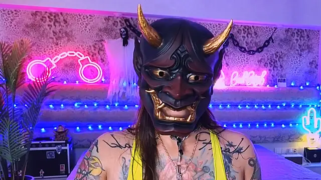 Snapshot of Cool_Freak_ chatting on 11-02-25, 10:39 Cool Freak online show from 11-02-25, 10:39