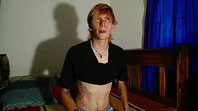 Snapshot of Twink_Temptation chatting on 04-10-26, 11:09 Twink Temptation online show from 04-10-26, 11:09