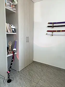 Snapshot of Ale_Lewis chatting on 12-06-24, 05:00 Ale Lewis online show from 12-06-24, 05:00