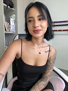 Snapshot of Ale_Lewis chatting on 12-27-24, 08:39 Ale Lewis online show from 12-27-24, 08:39