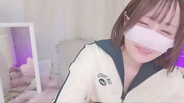 Snapshot of Yuu__k chatting on 01-18-25, 05:15 Yuu k online show from 01-18-25, 05:15