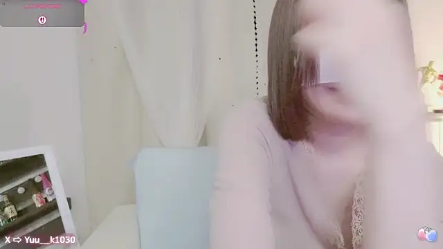 Snapshot of Yuu__k chatting on 03-19-25, 04:34 Yuu k online show from 03-19-25, 04:34