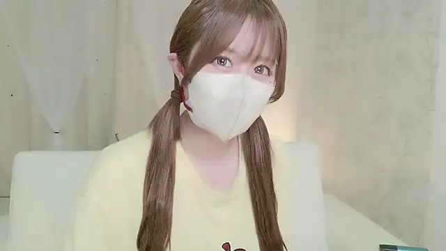 Snapshot of Yuu__k chatting on 09-22-25, 03:47 Yuu k online show from 09-22-25, 03:47