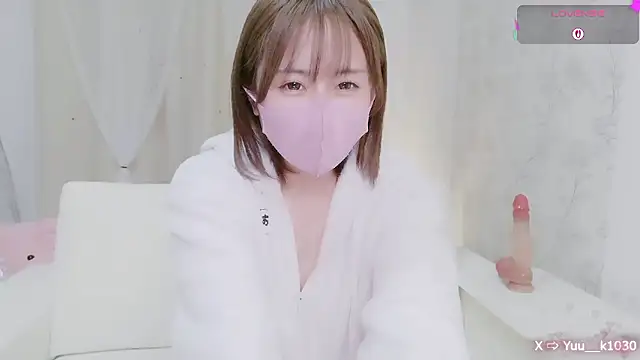 Snapshot of Yuu__k chatting on 10-27-25, 03:05 Yuu k online show from 10-27-25, 03:05