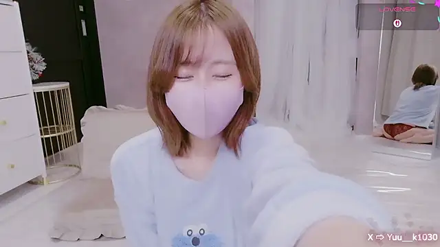 Snapshot of Yuu__k chatting on 11-25-25, 03:56 Yuu k online show from 11-25-25, 03:56