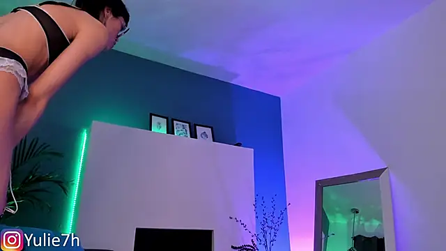  Jessy Moon  online show from 09-17-25, 08:10