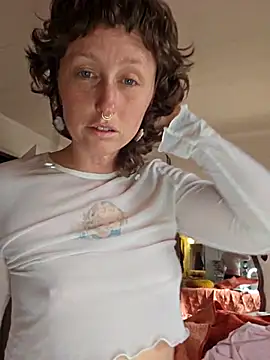 Snapshot of mossy_kiss chatting on 01-08-26, 05:15 mossy kiss online show from 01-08-26, 05:15