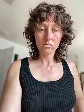 Snapshot of mossy_kiss chatting on 03-15-26, 04:46 mossy kiss online show from 03-15-26, 04:46