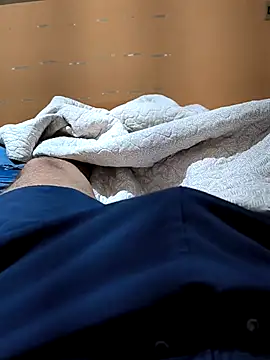 Snapshot of trimineiro_ chatting on 12-15-25, 09:57 trimineiro online show from 12-15-25, 09:57