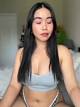 Snapshot of JazzieXo chatting on 12-05-24, 08:55 JazzieXo online show from 12-05-24, 08:55