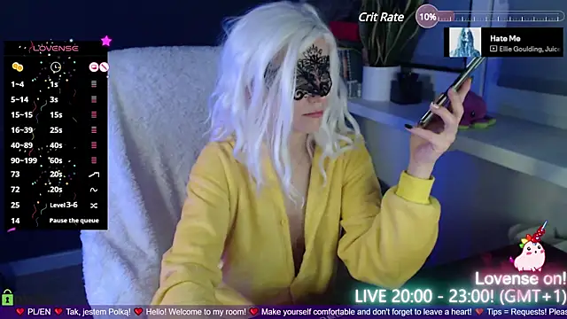 strawberry muffin online show from 12-20-24, 07:17