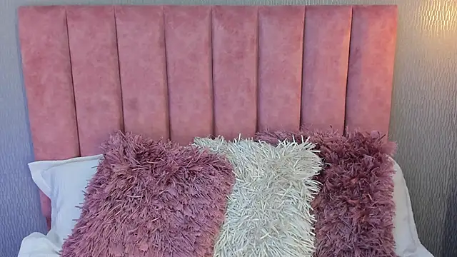 Alexa Thaylor  online show from 10-04-25, 03:21