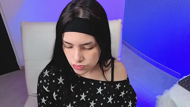 Alexa Thaylor  online show from 12-22-25, 02:58