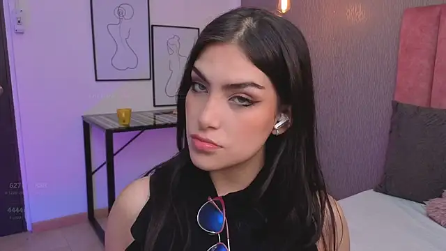 Alexa Thaylor  online show from 06-15-26, 06:54